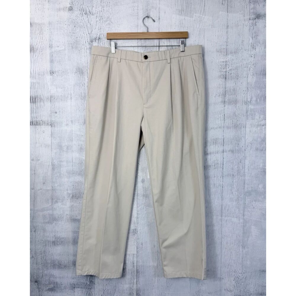 St Johns Bay Pants Mens Fit 40x30 Beige Classic Fit Pleated Easy Care NWT